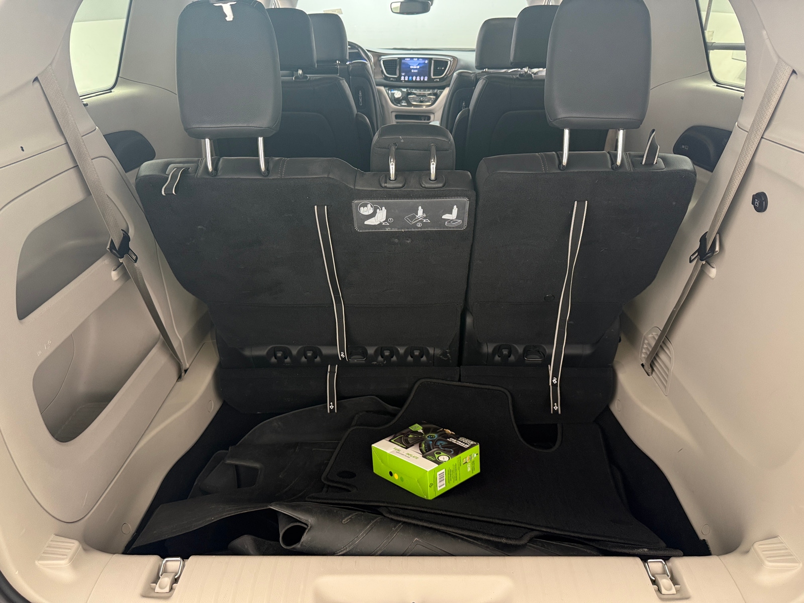 Thumbnail: 2019 Chrysler Pacifica - 6