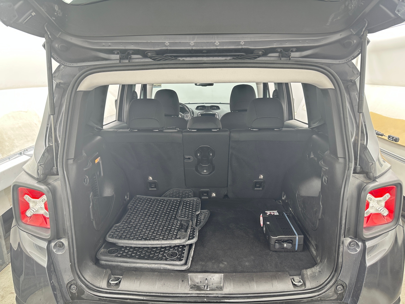 Thumbnail: 2022 Jeep Renegade - 7