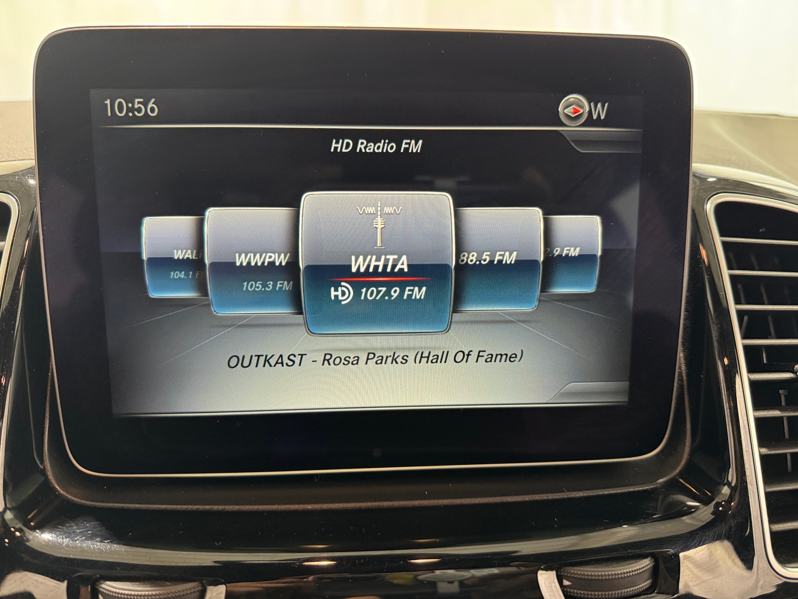 Thumbnail: 2017 Mercedes-Benz GLE - 3