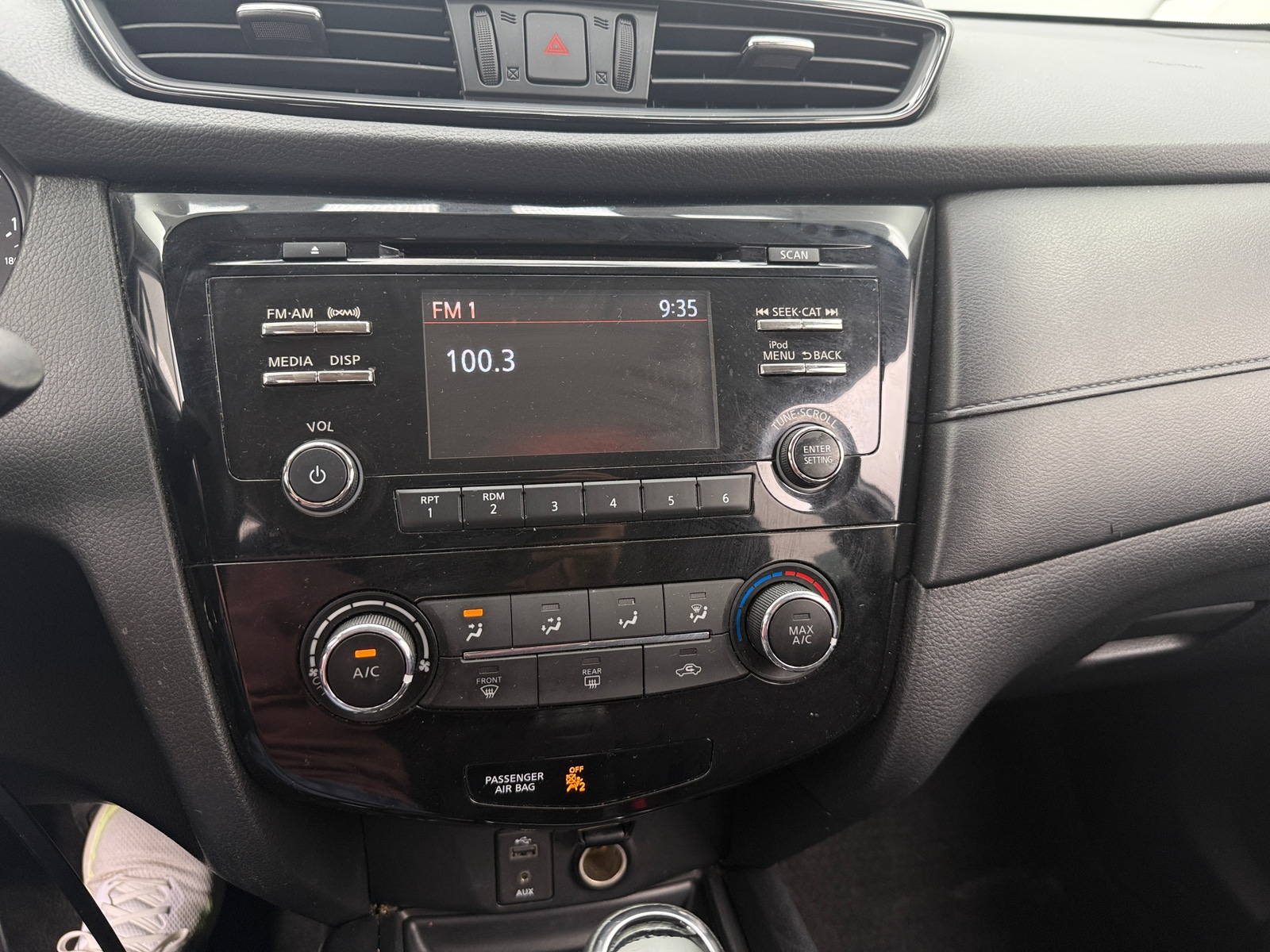 Thumbnail: 2017 Nissan Rogue - 4