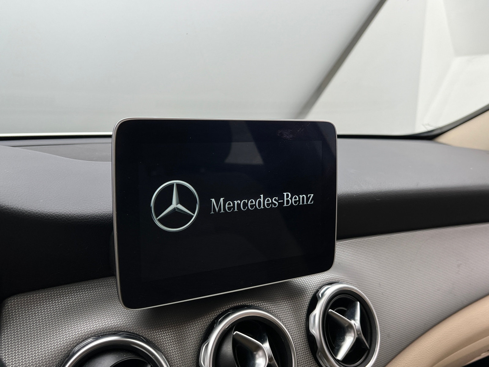 Thumbnail: 2020 Mercedes-Benz GLA - 3