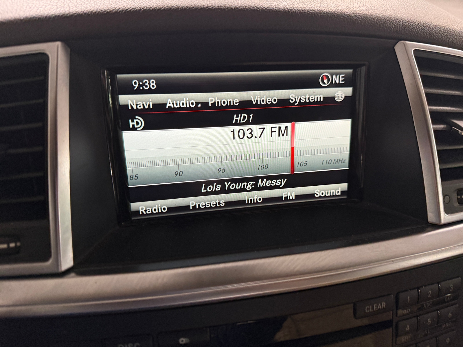 Thumbnail: 2013 Mercedes-Benz M-Class - 3