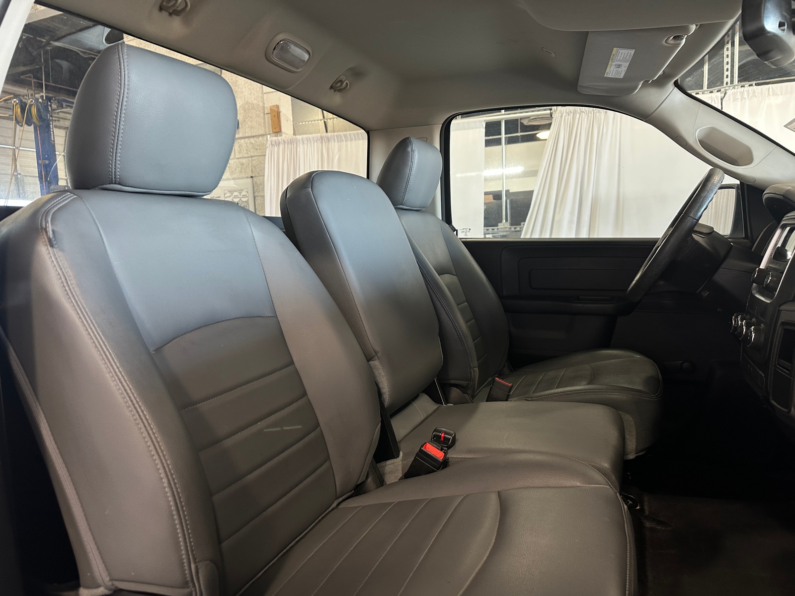 Thumbnail: 2020 RAM 1500 Classic - 2