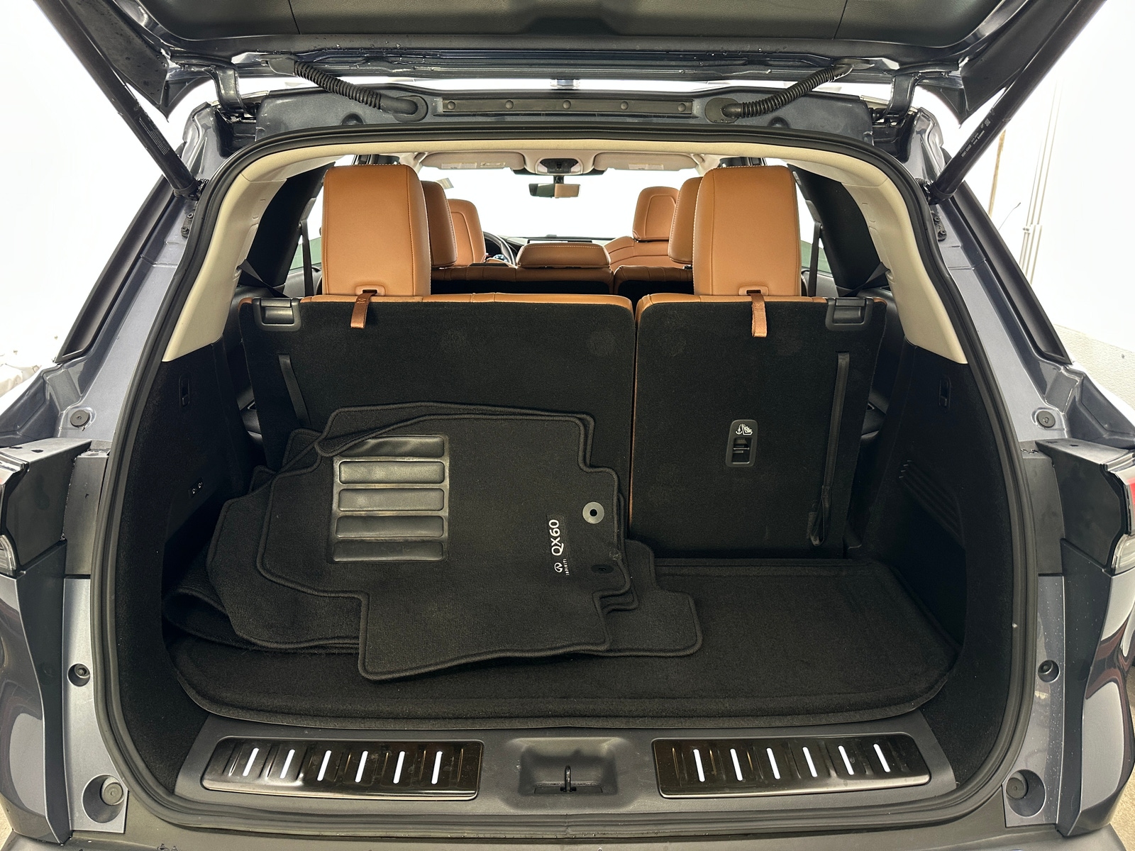 Thumbnail: 2025 INFINITI QX60 - 6