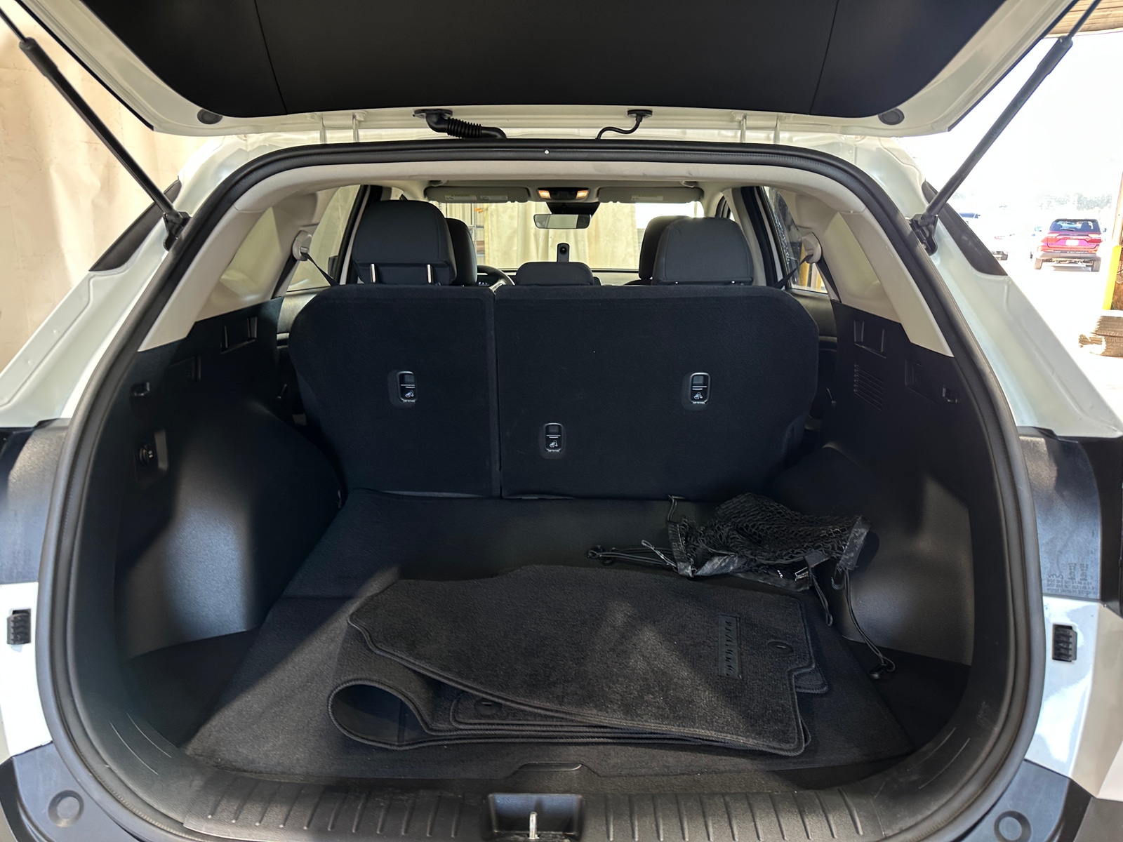 Thumbnail: 2023 Kia Sportage - 7