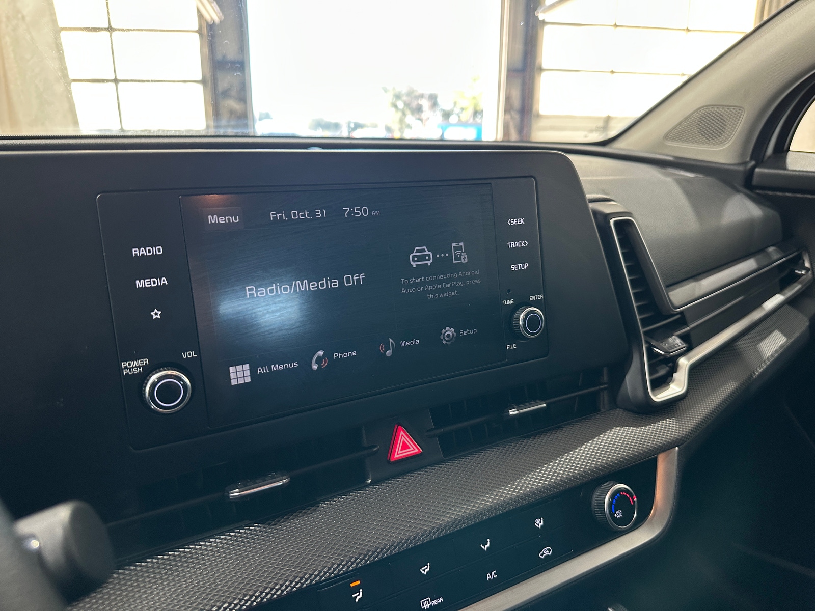 Thumbnail: 2023 Kia Sportage - 4