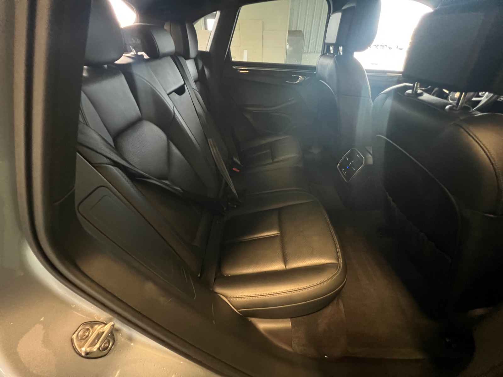 Thumbnail: 2015 Porsche Macan - 5