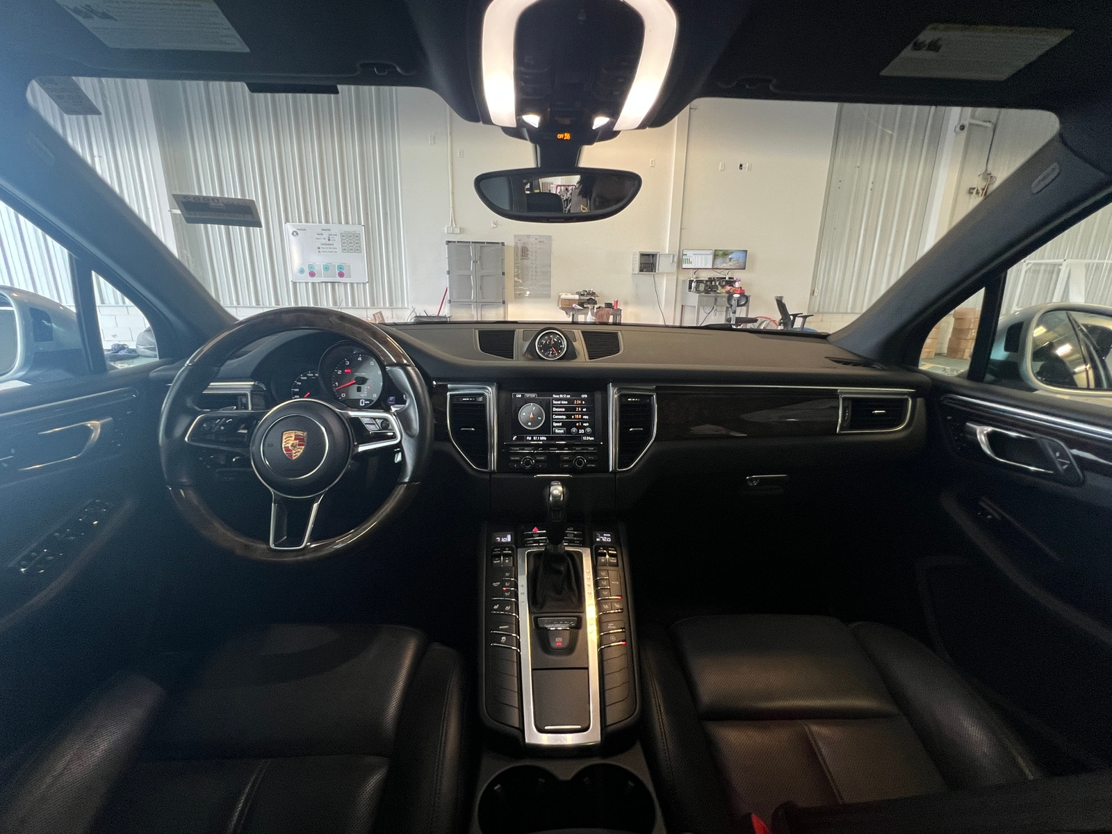 Thumbnail: 2015 Porsche Macan - 2