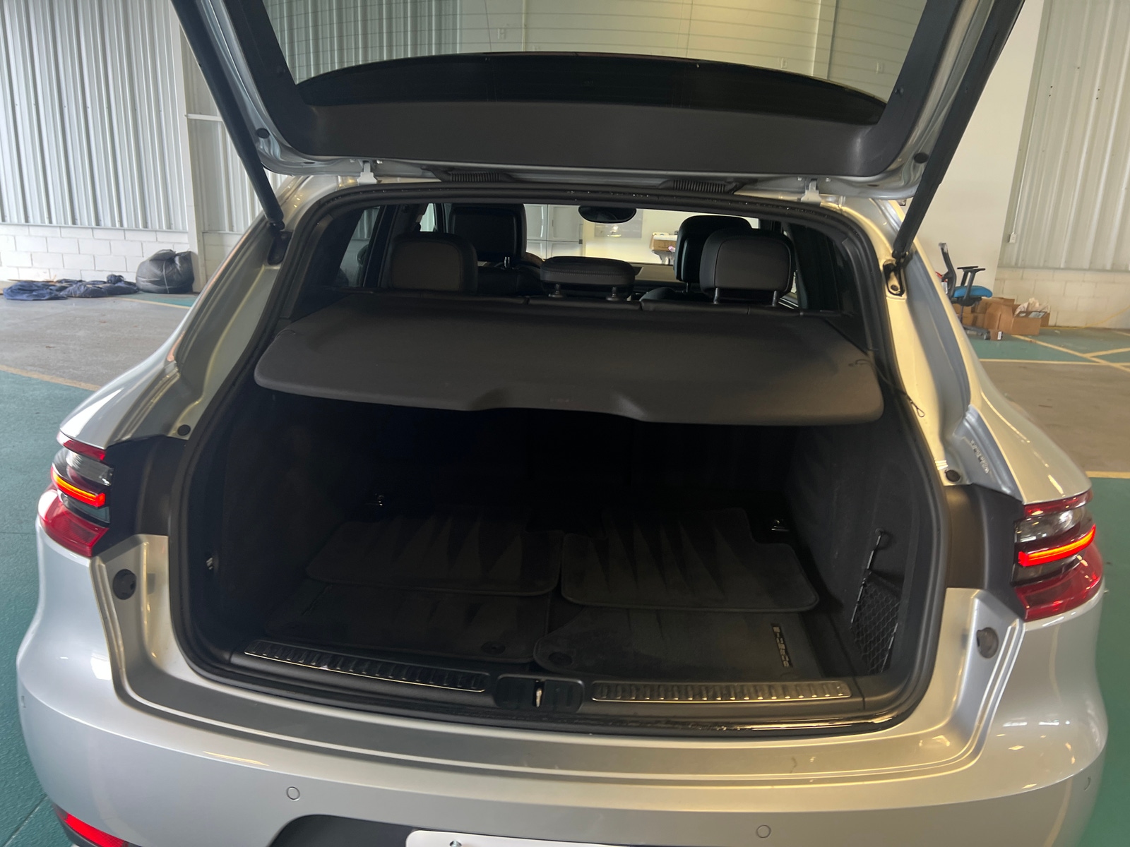 Thumbnail: 2015 Porsche Macan - 6