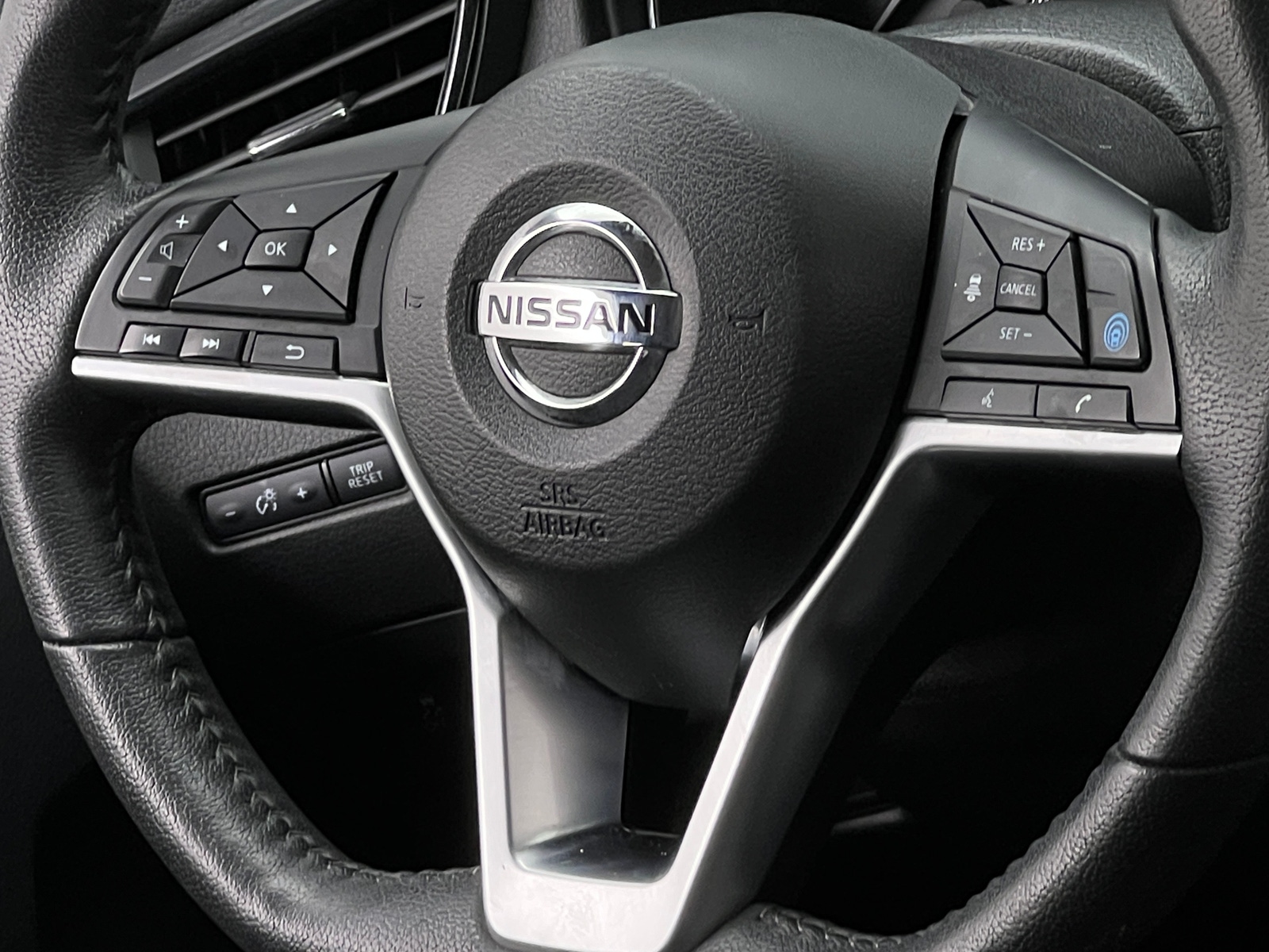 Thumbnail: 2020 Nissan Rogue - 4