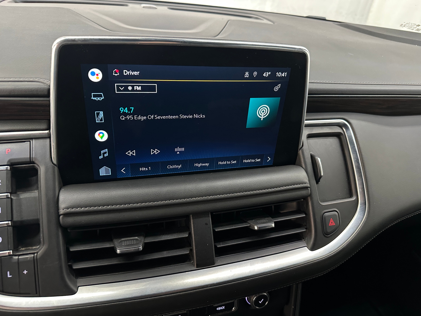 Thumbnail: 2022 Chevrolet Suburban - 3