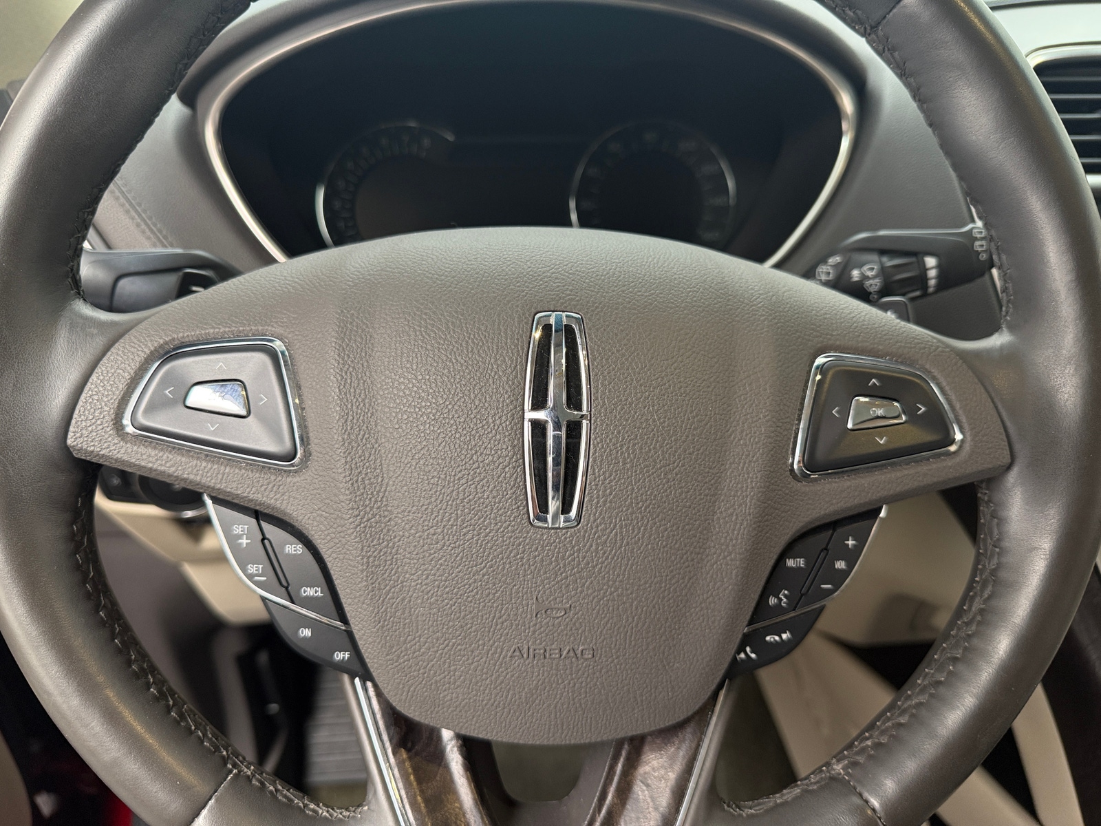 Thumbnail: 2016 Lincoln MKX - 4