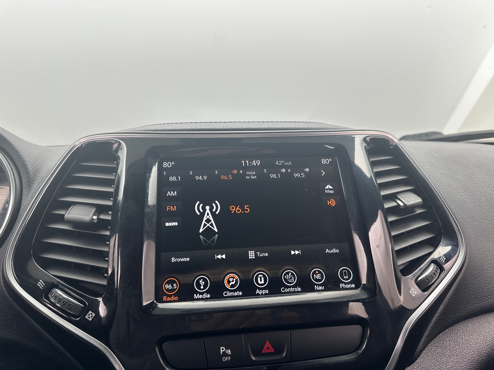 Thumbnail: 2019 Jeep Cherokee - 3