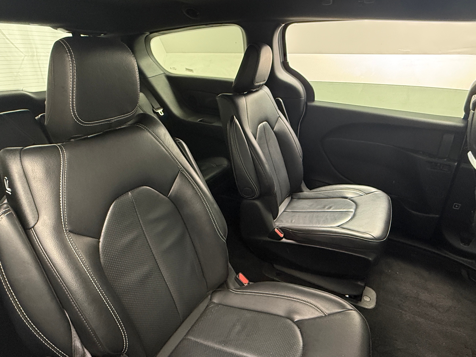 Thumbnail: 2022 Chrysler Pacifica - 5