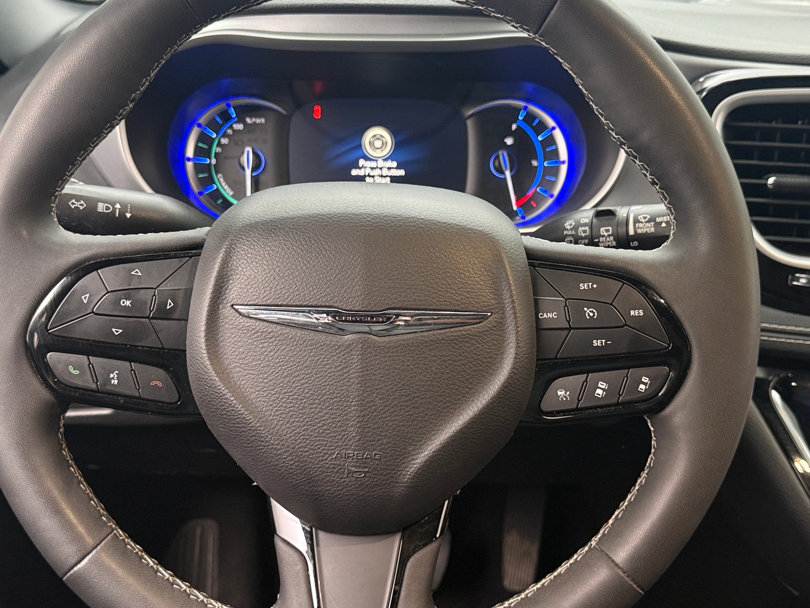 Thumbnail: 2022 Chrysler Pacifica - 4