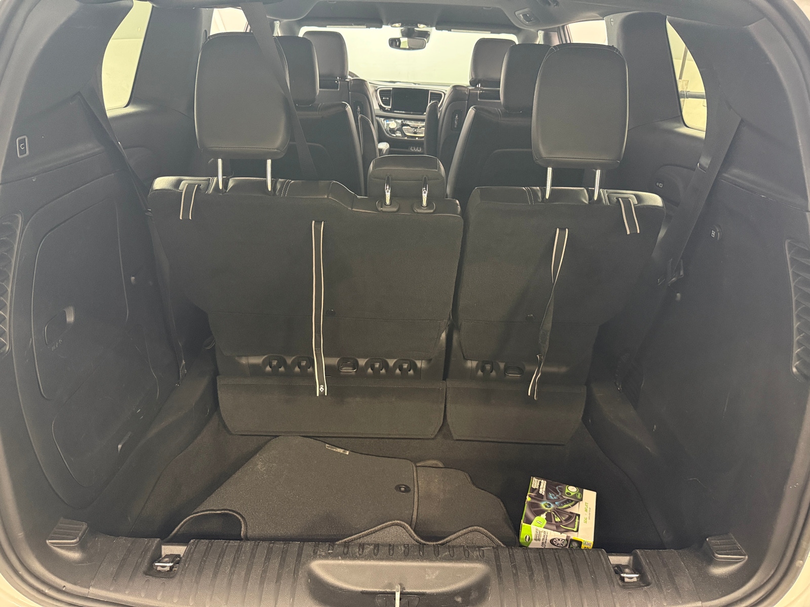 Thumbnail: 2022 Chrysler Pacifica - 6