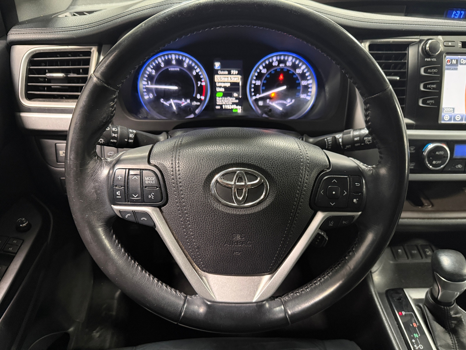 Thumbnail: 2017 Toyota Highlander - 4