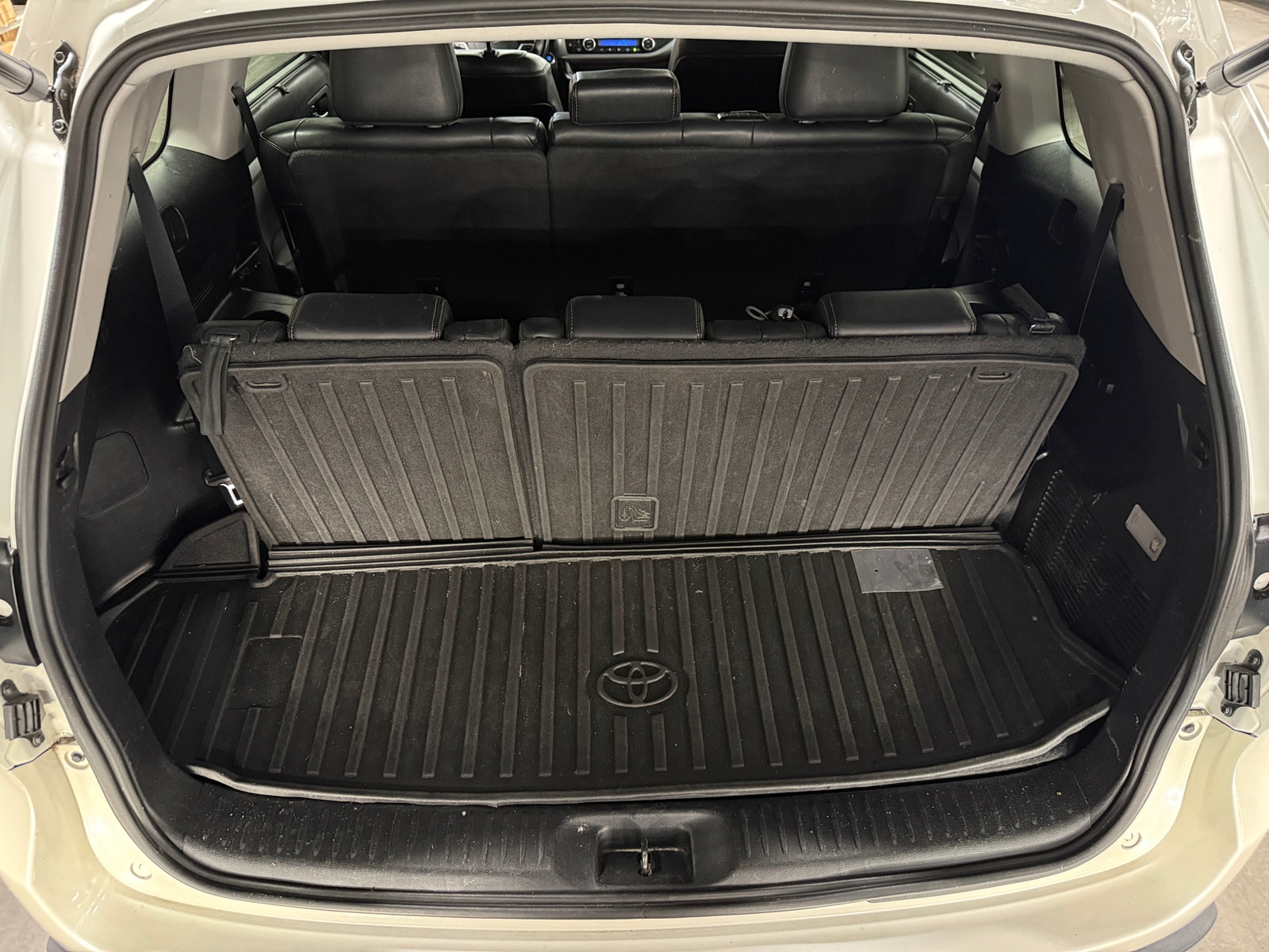 Thumbnail: 2017 Toyota Highlander - 6