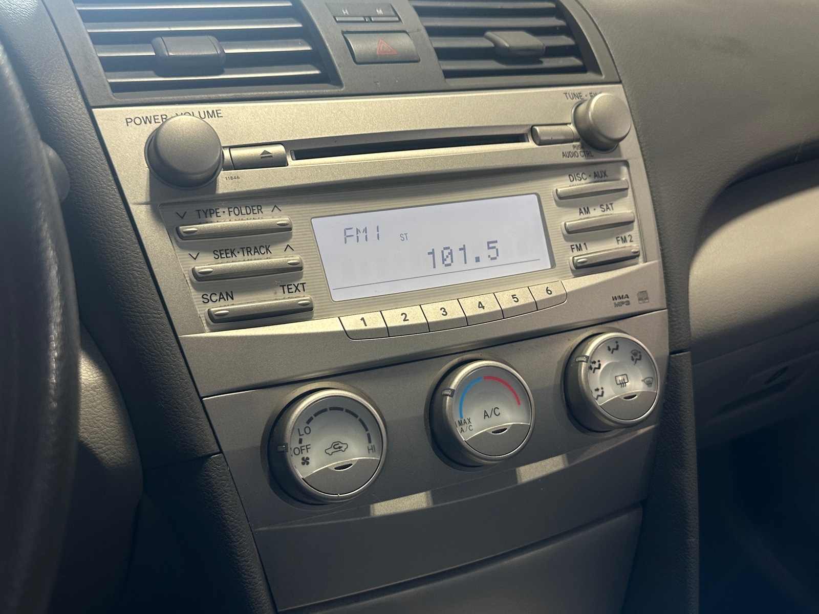 Thumbnail: 2011 Toyota Camry - 4