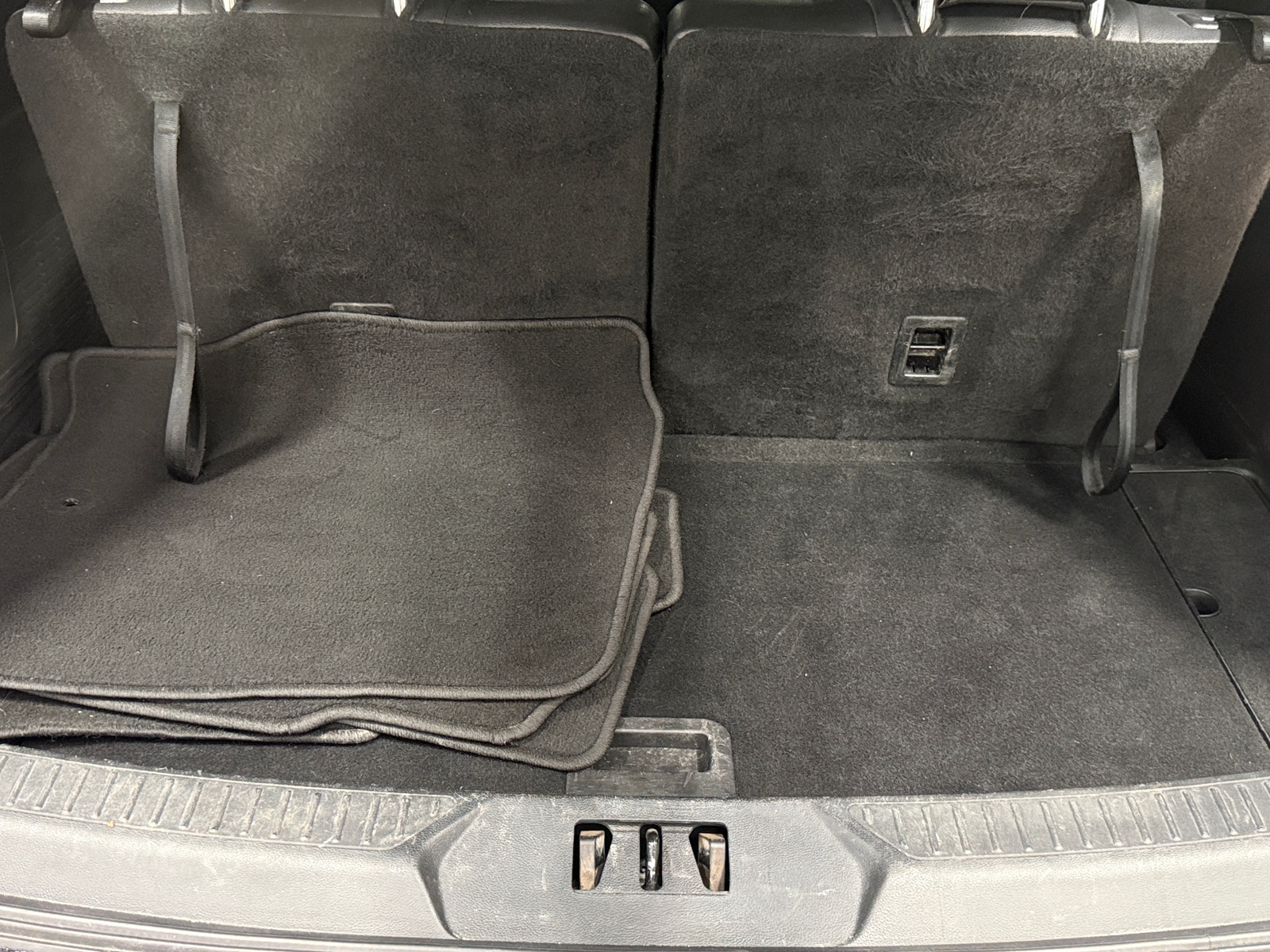 Thumbnail: 2020 Ford Explorer - 7