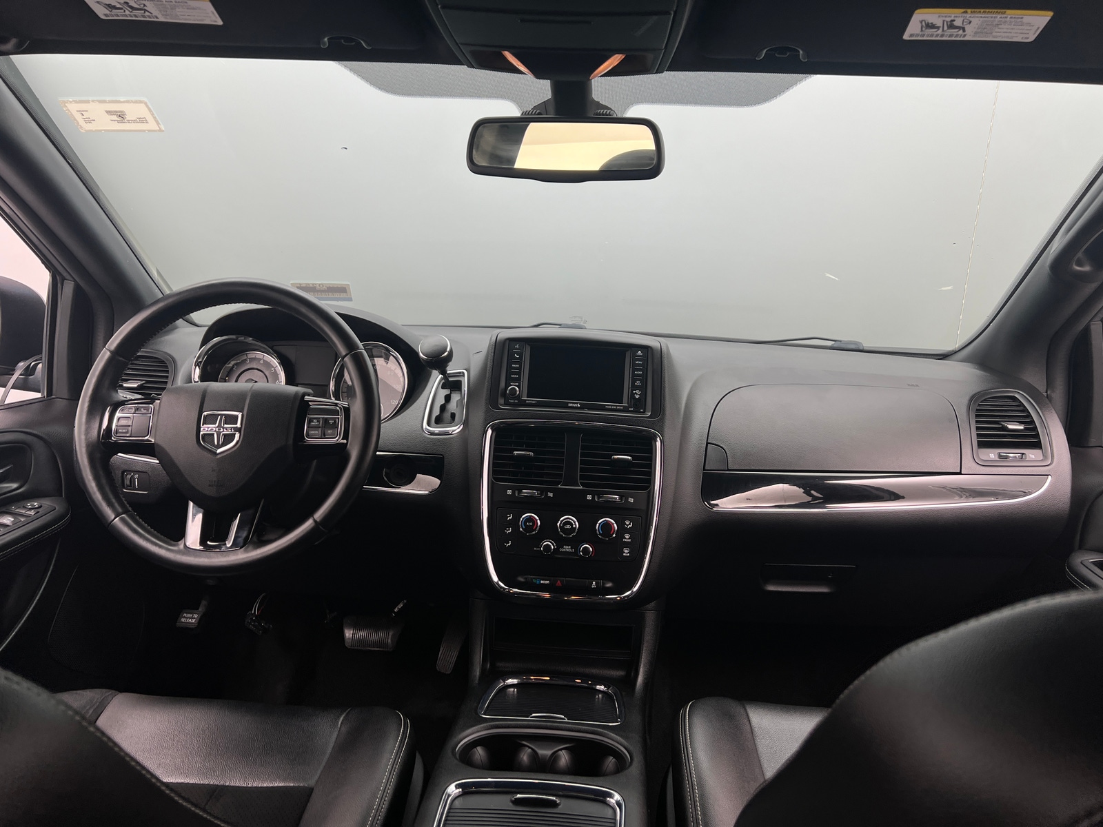 Thumbnail: 2018 Dodge Grand Caravan - 2