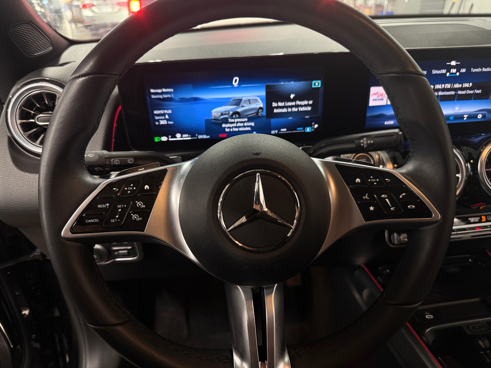 Thumbnail: 2025 Mercedes-Benz GLB - 4