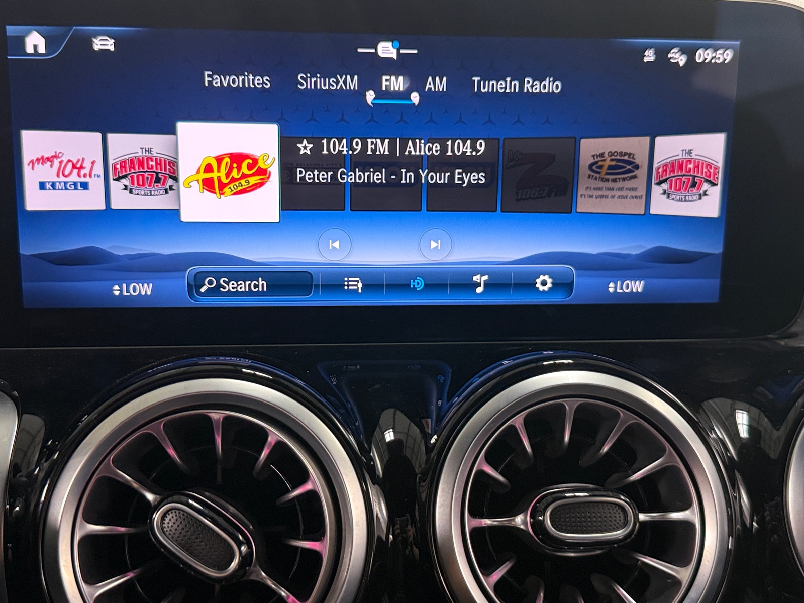 Thumbnail: 2025 Mercedes-Benz GLB - 3