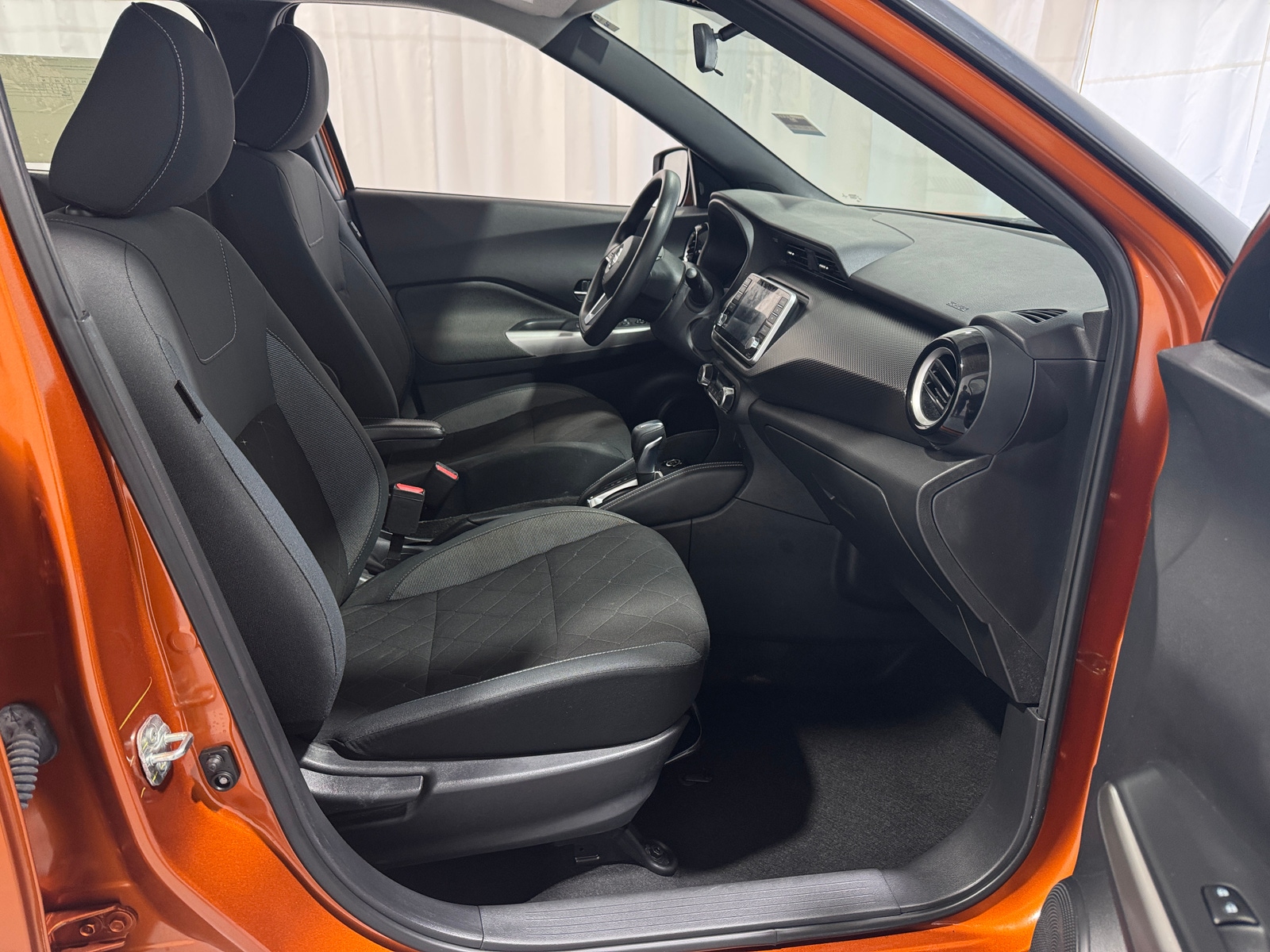 Thumbnail: 2020 Nissan Kicks - 2