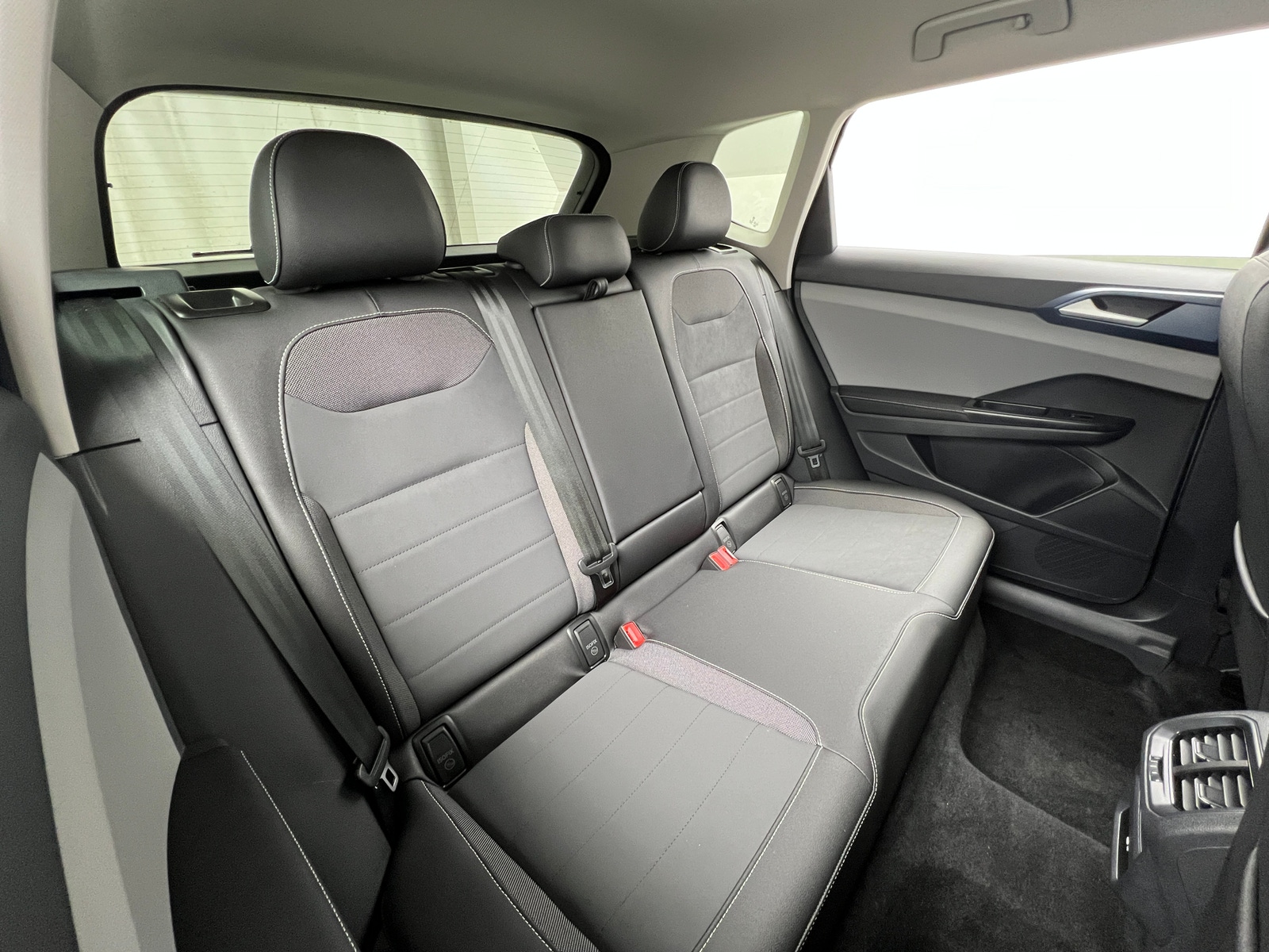 Thumbnail: 2024 Volkswagen Taos - 5