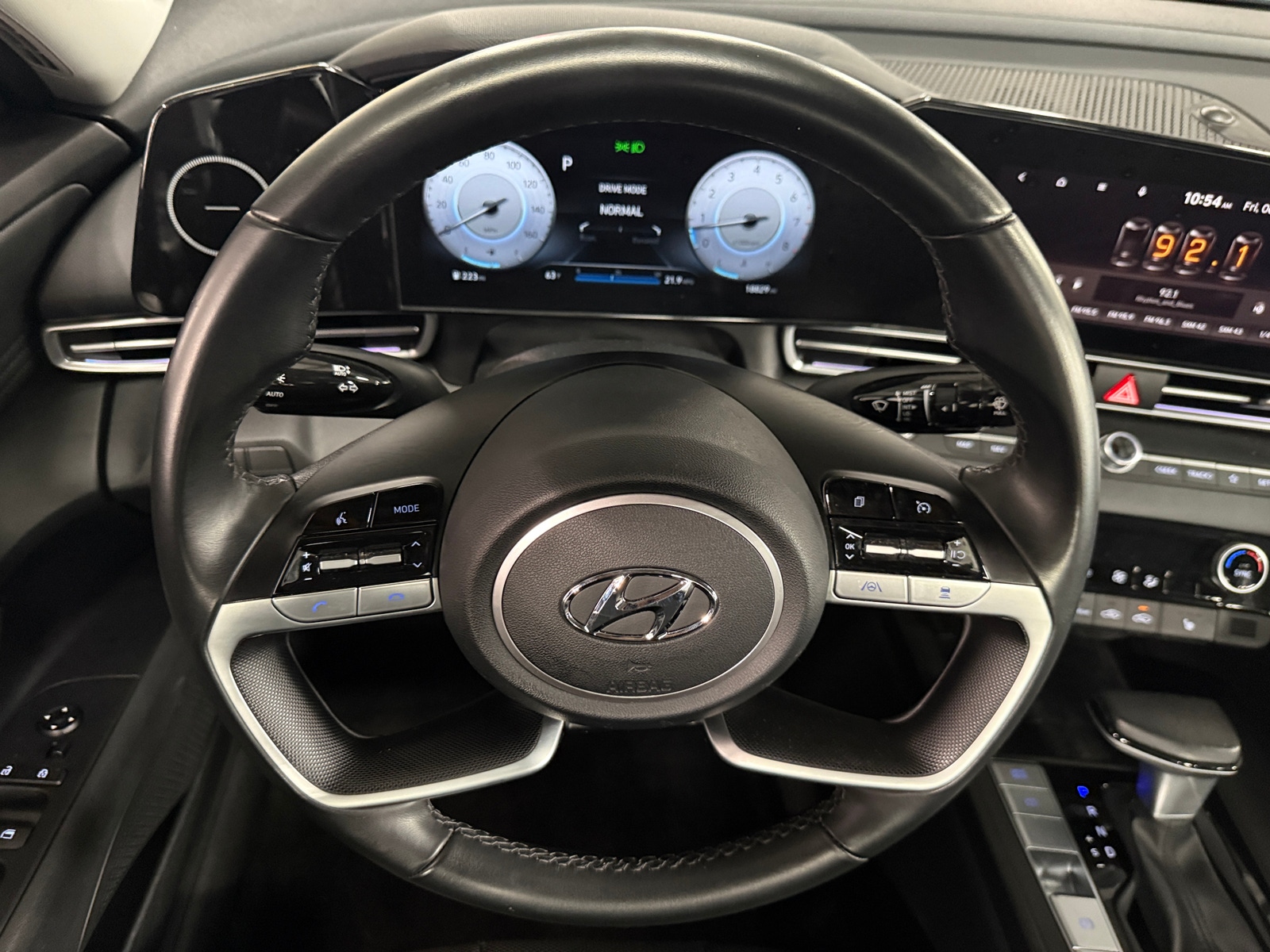 Thumbnail: 2023 Hyundai Elantra - 4