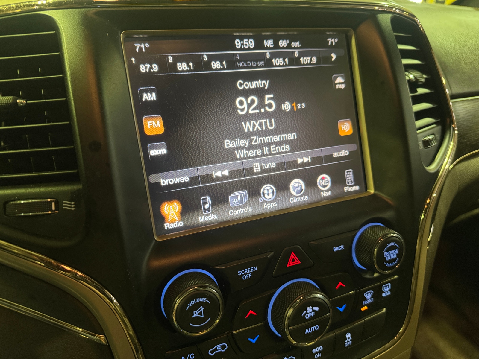 Thumbnail: 2014 Jeep Grand Cherokee - 3