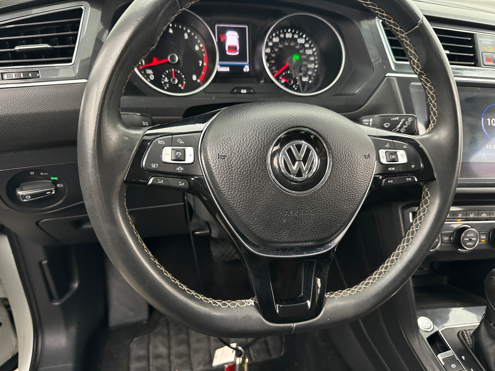 Thumbnail: 2021 Volkswagen Tiguan - 4