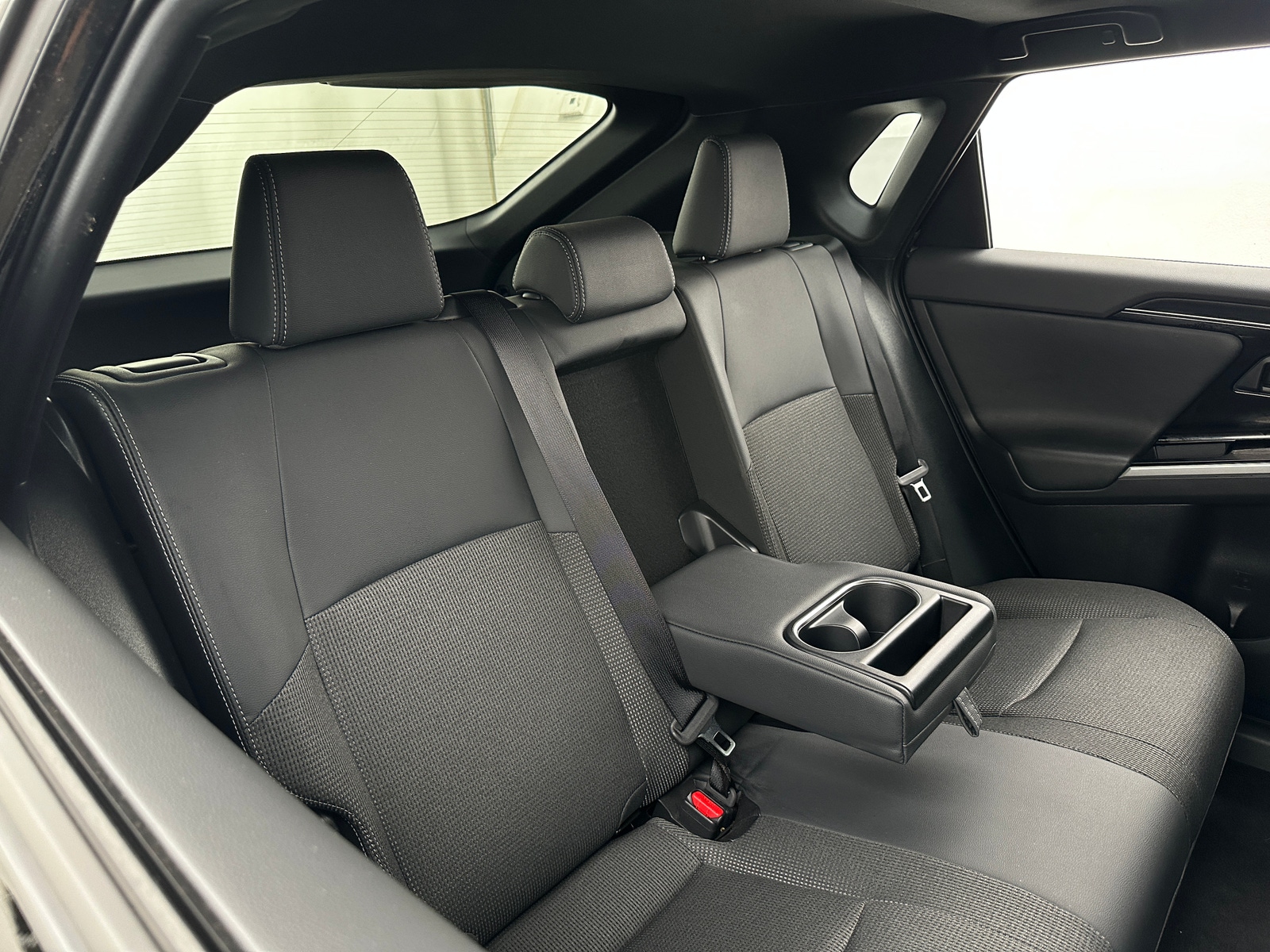 Thumbnail: 2025 Toyota bZ4X - 5