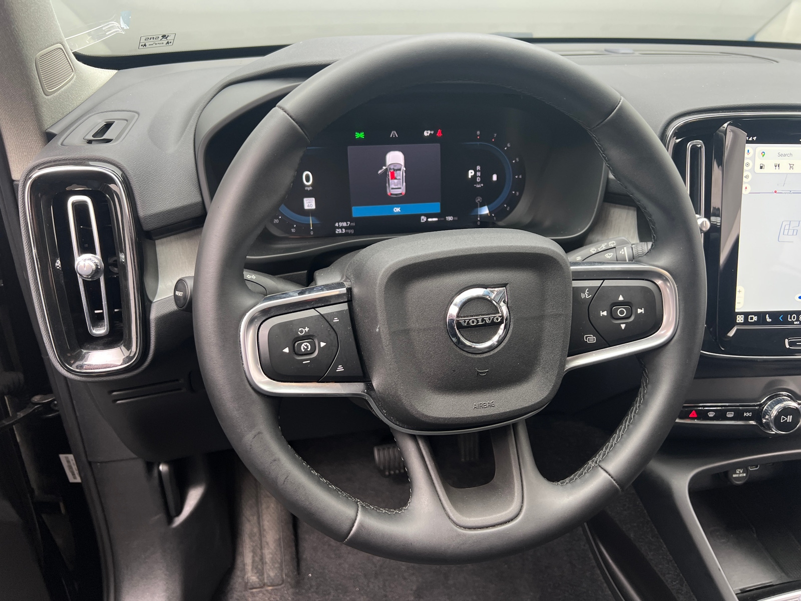 Thumbnail: 2025 Volvo XC40 - 4