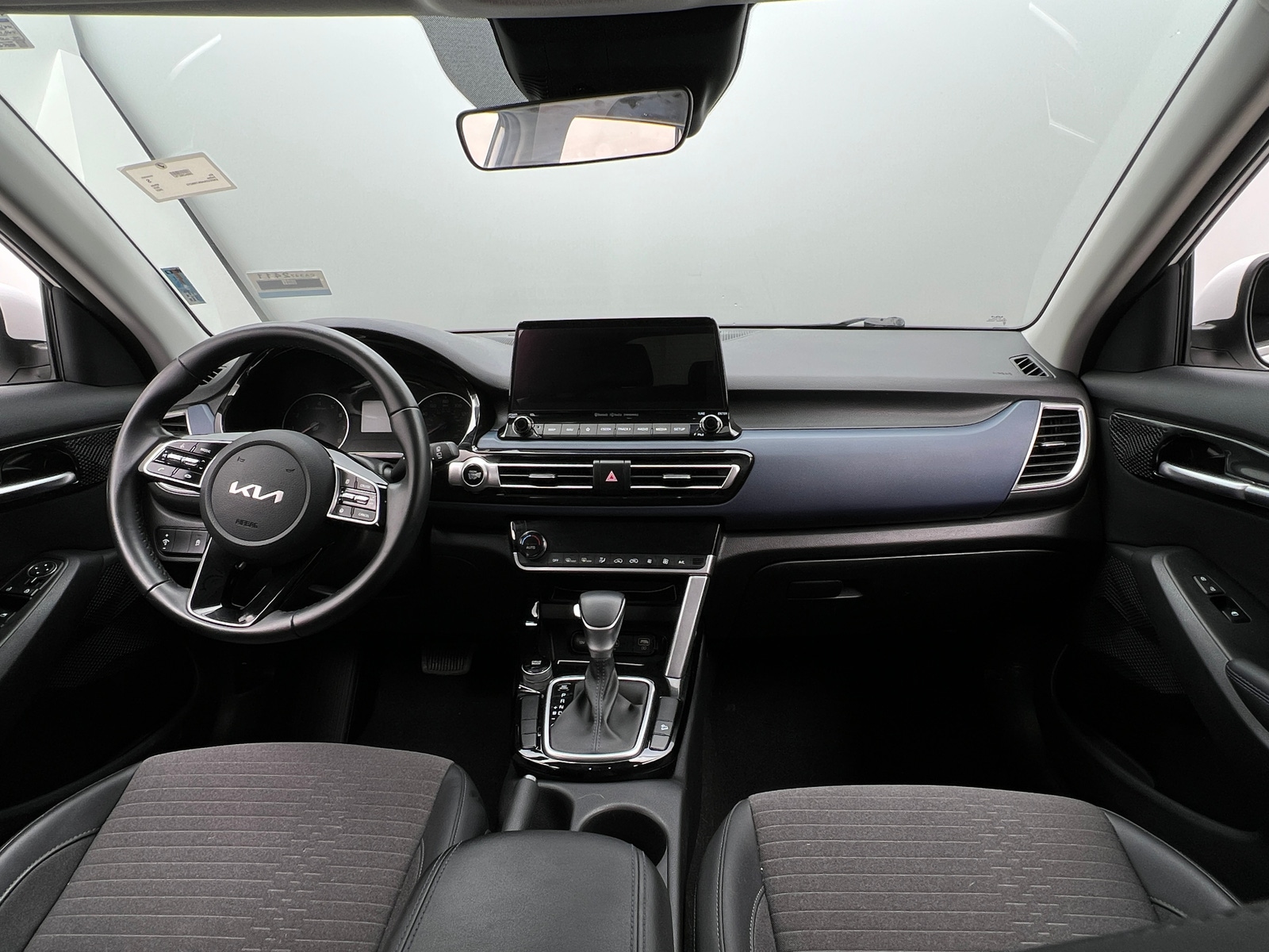 Thumbnail: 2022 Kia Seltos - 3