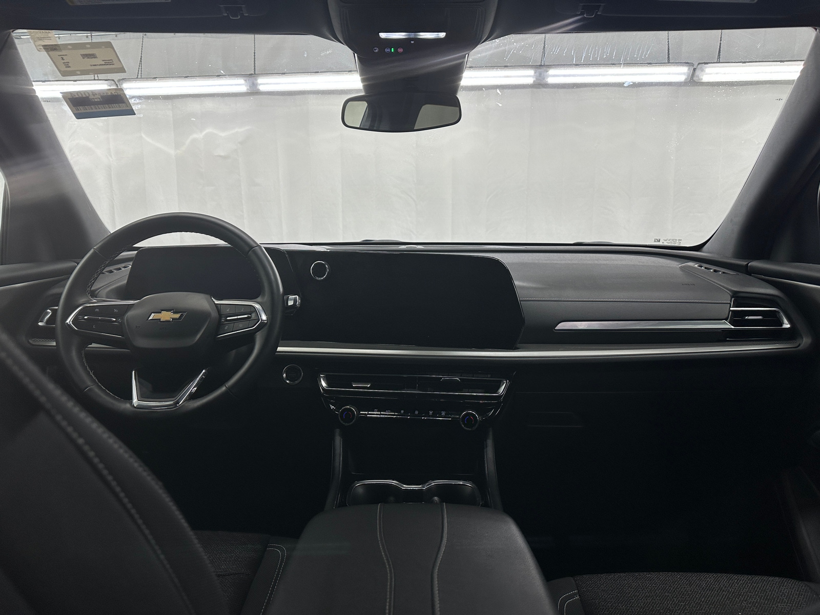 Thumbnail: 2025 Chevrolet Traverse - 3