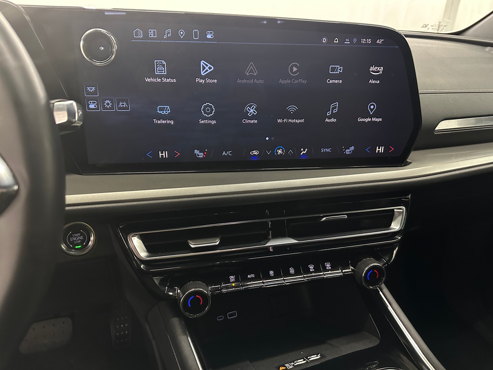 Thumbnail: 2025 Chevrolet Traverse - 4