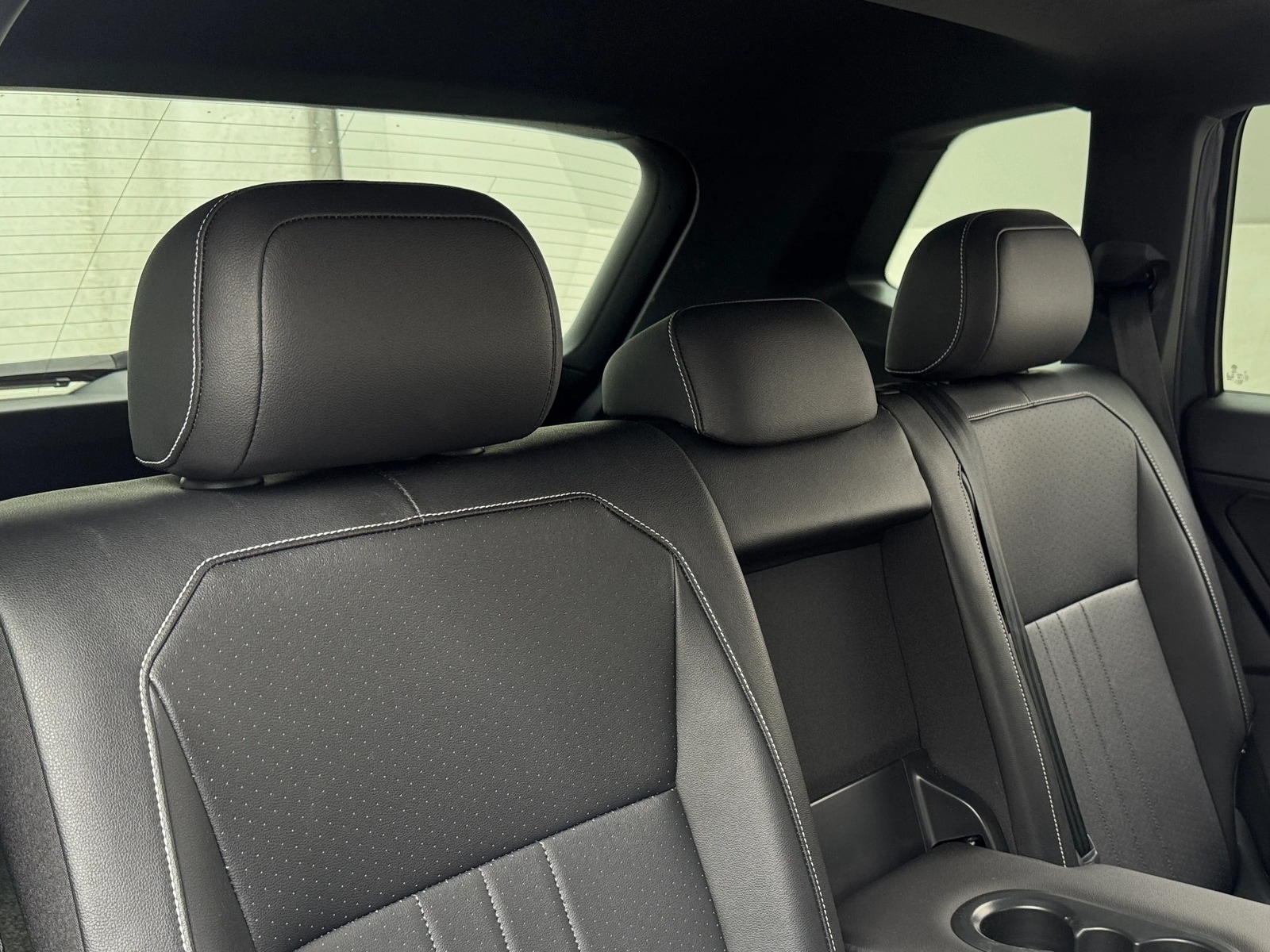 Thumbnail: 2022 Volkswagen Tiguan - 5