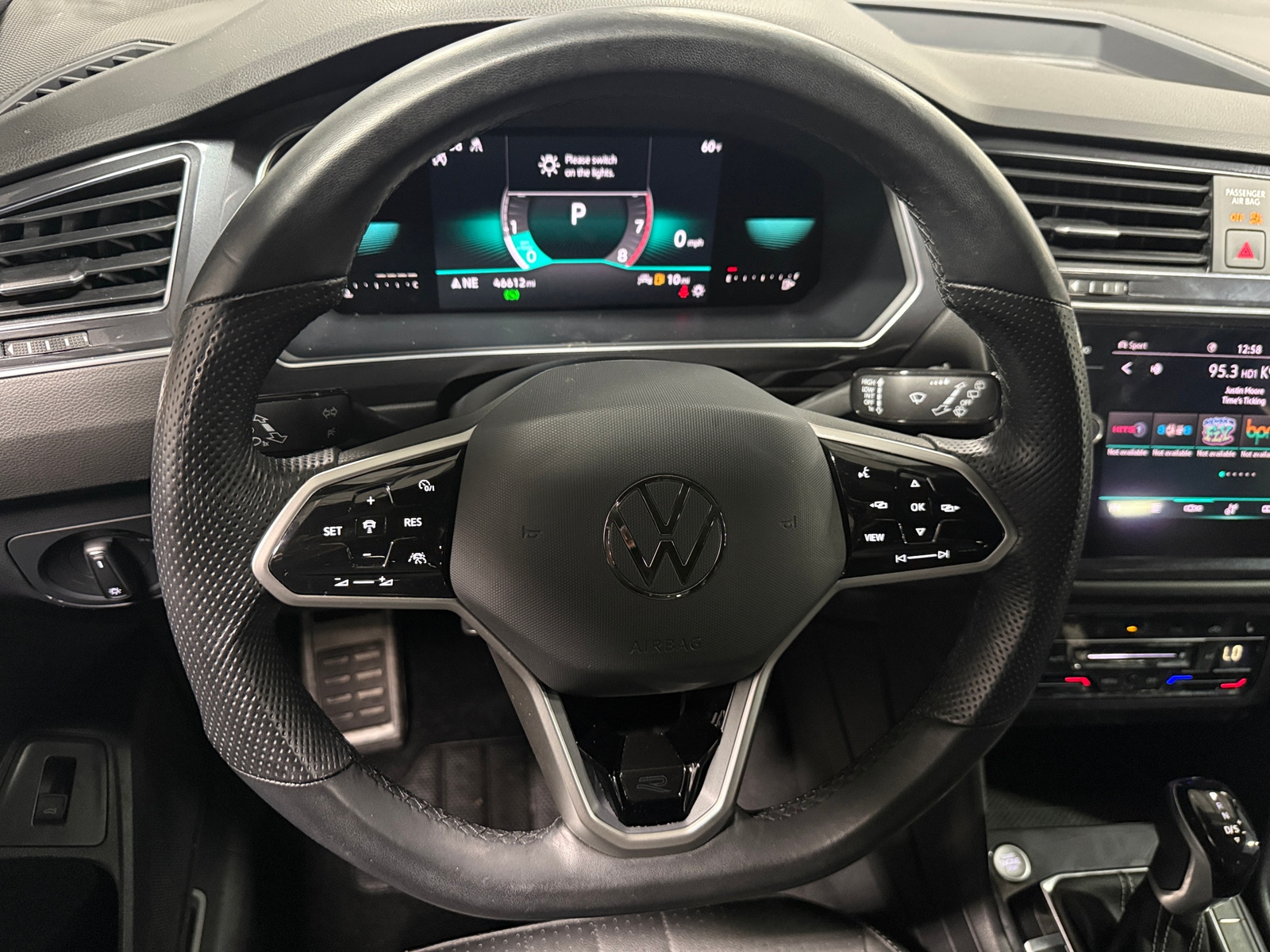 Thumbnail: 2022 Volkswagen Tiguan - 4