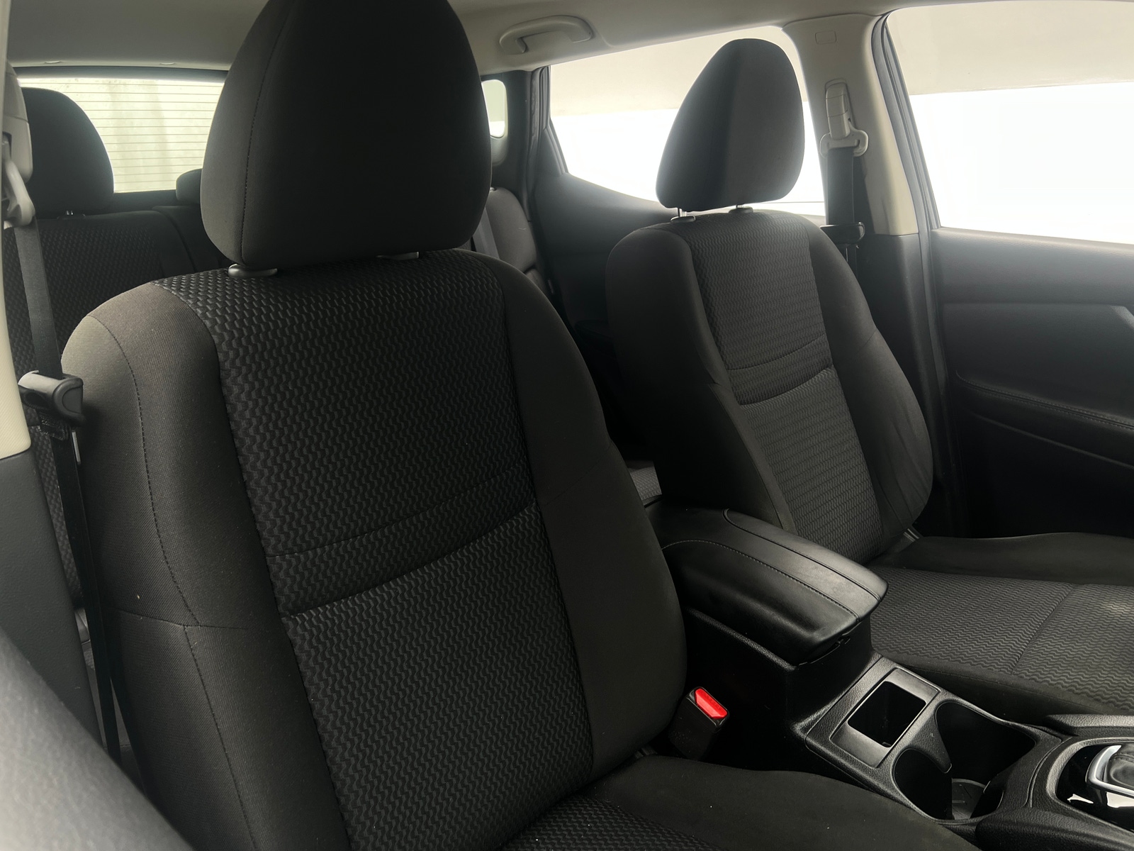 Thumbnail: 2020 Nissan Rogue Sport - 2