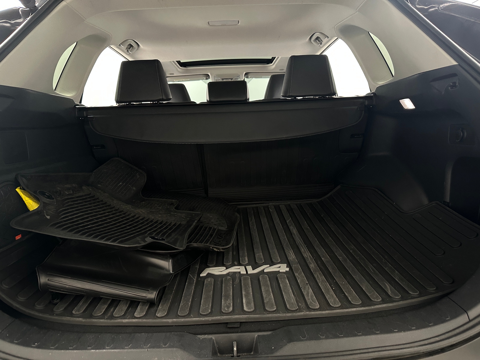 Thumbnail: 2023 Toyota RAV4 - 6