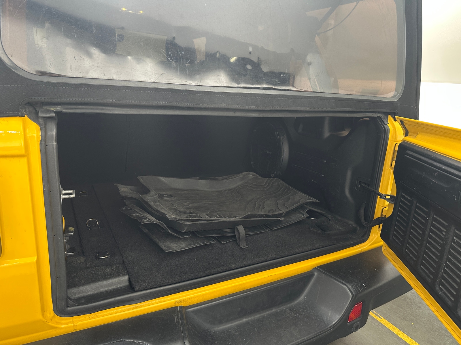 Thumbnail: 2019 Jeep Wrangler - 7