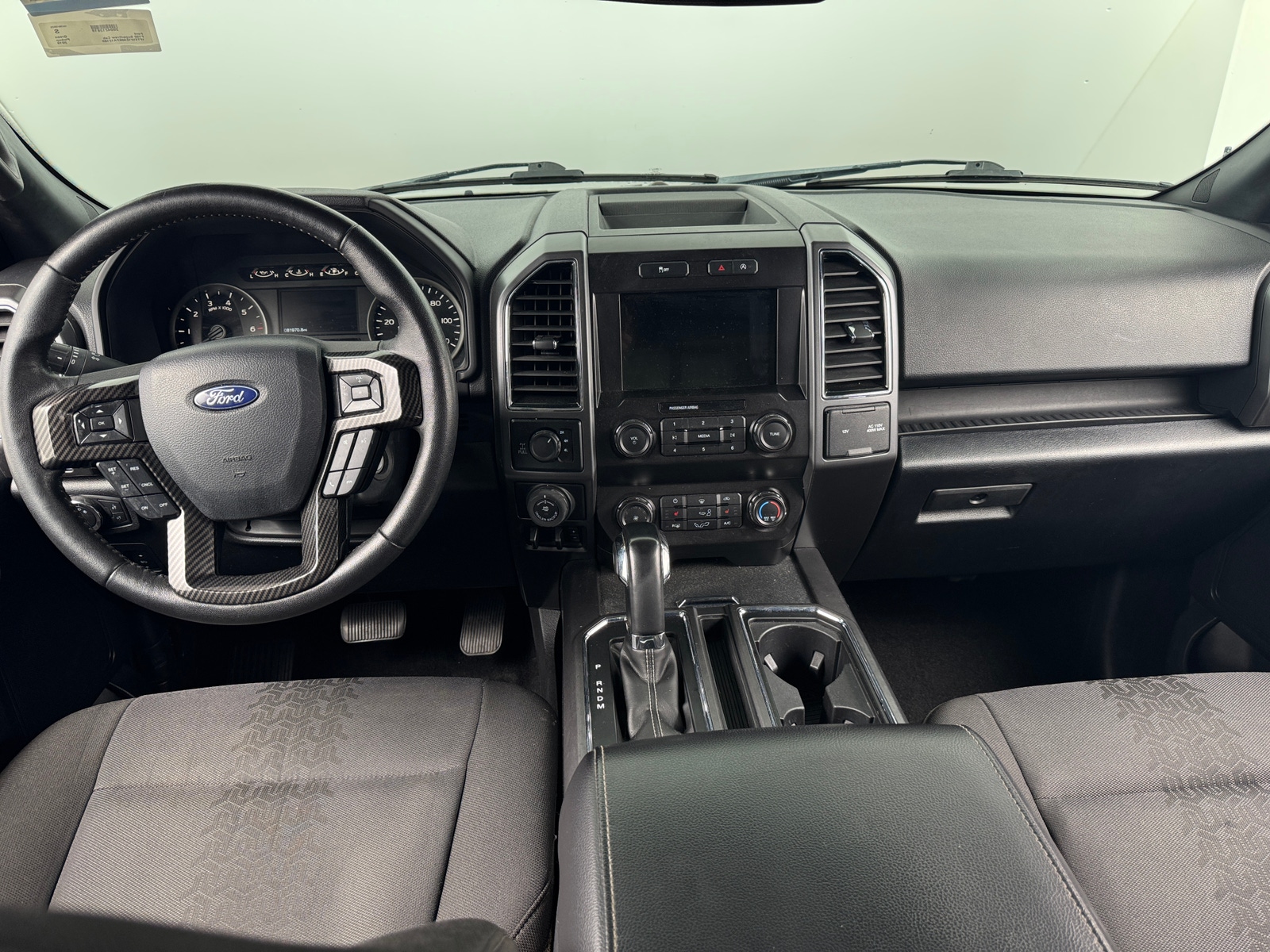 Thumbnail: 2019 Ford Econoline - 3