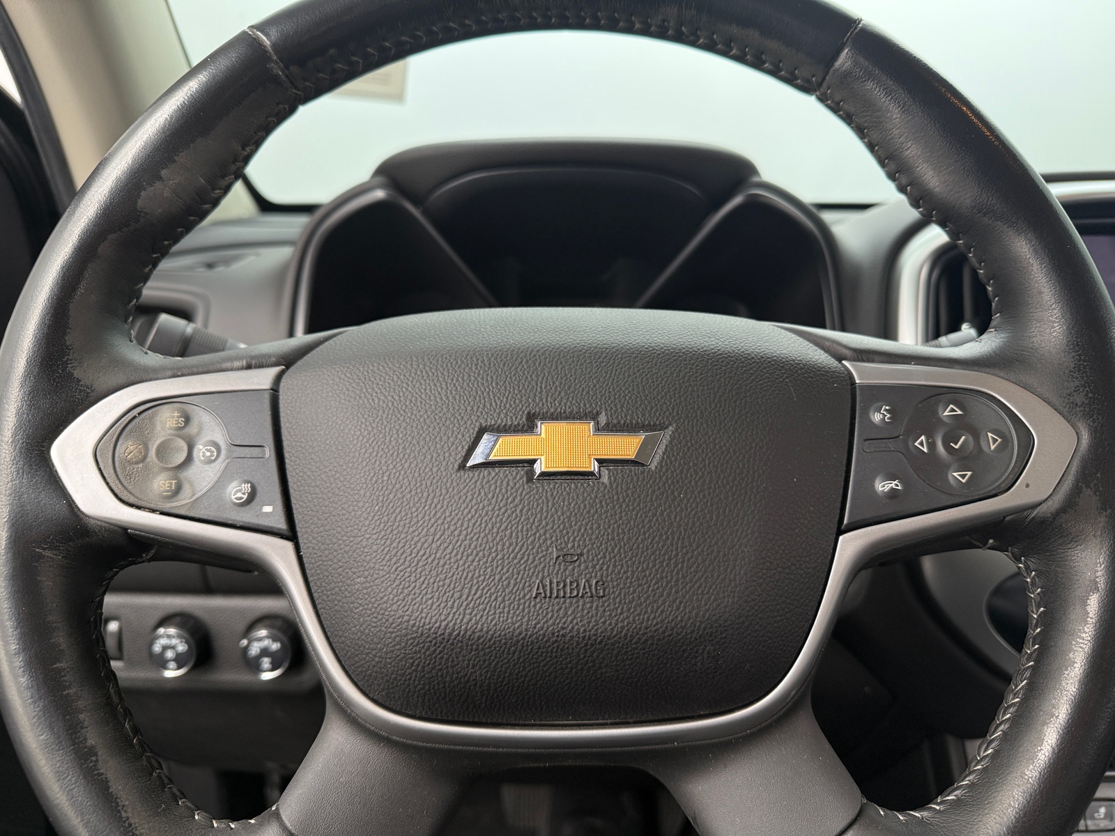 Thumbnail: 2019 Chevrolet Colorado - 4