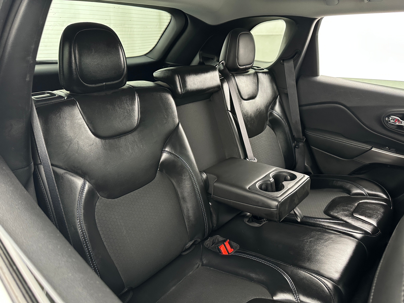 Thumbnail: 2020 Jeep Cherokee - 6