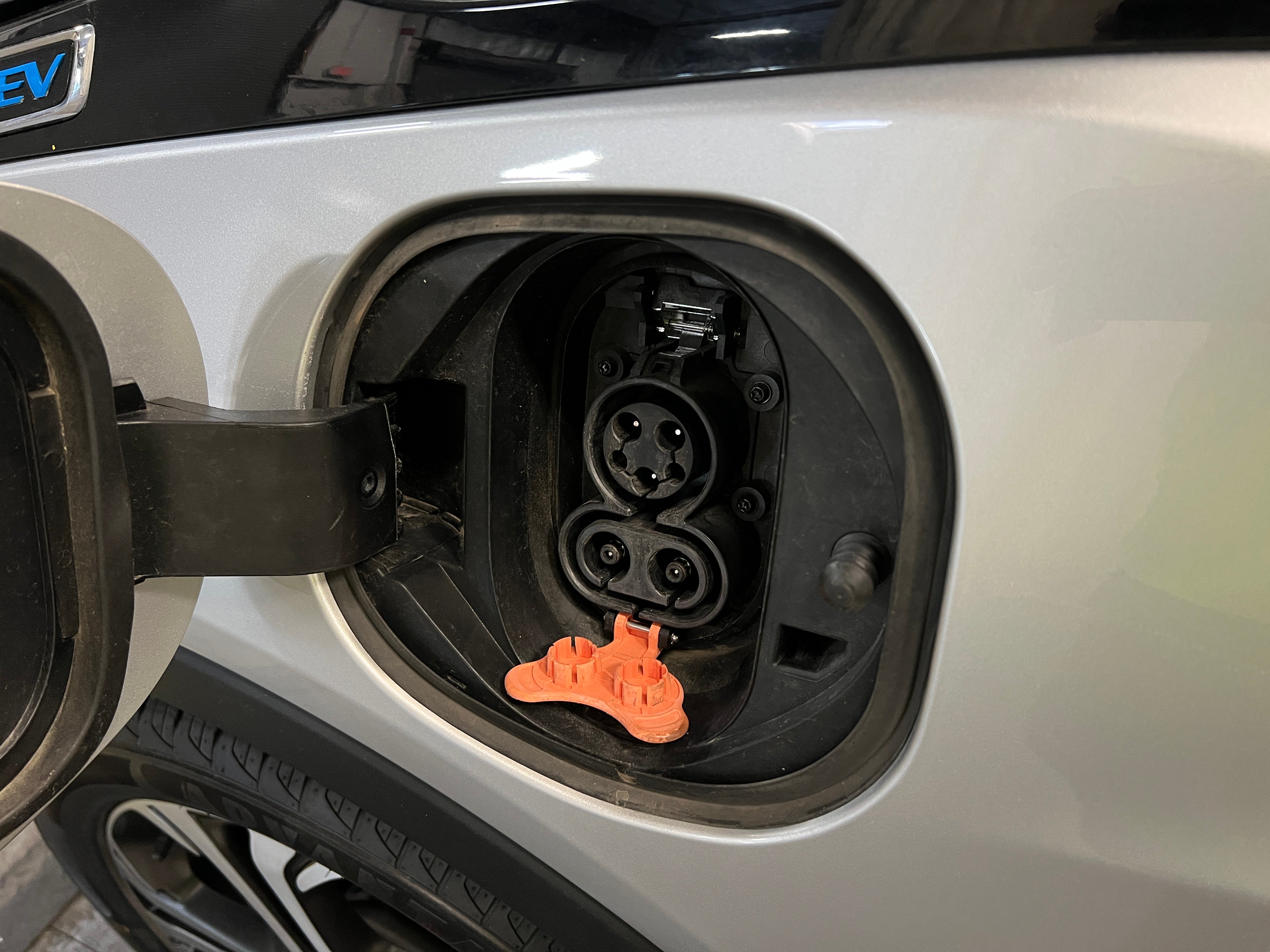 Used 2020 Chevrolet Bolt EV Premier with VIN 1G1FZ6S07L4123400 for sale in Oak Creek, WI