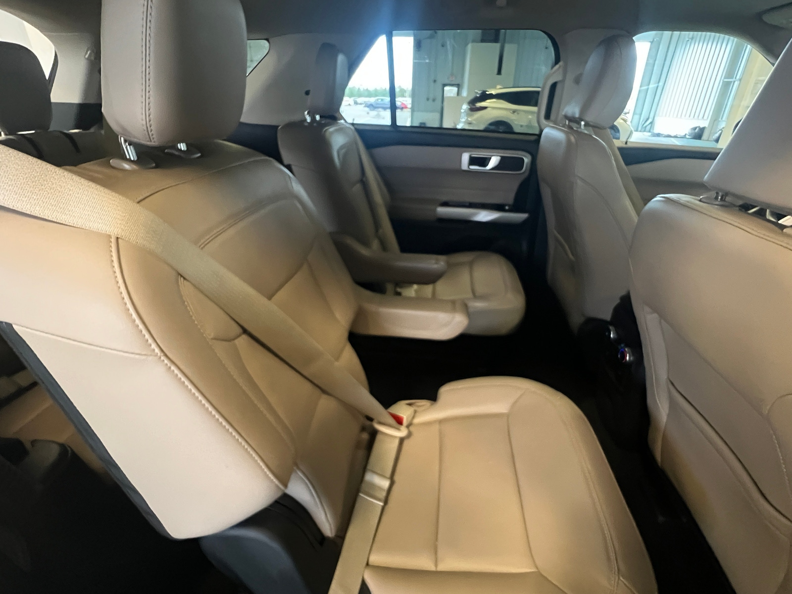 Thumbnail: 2022 Ford Explorer - 6