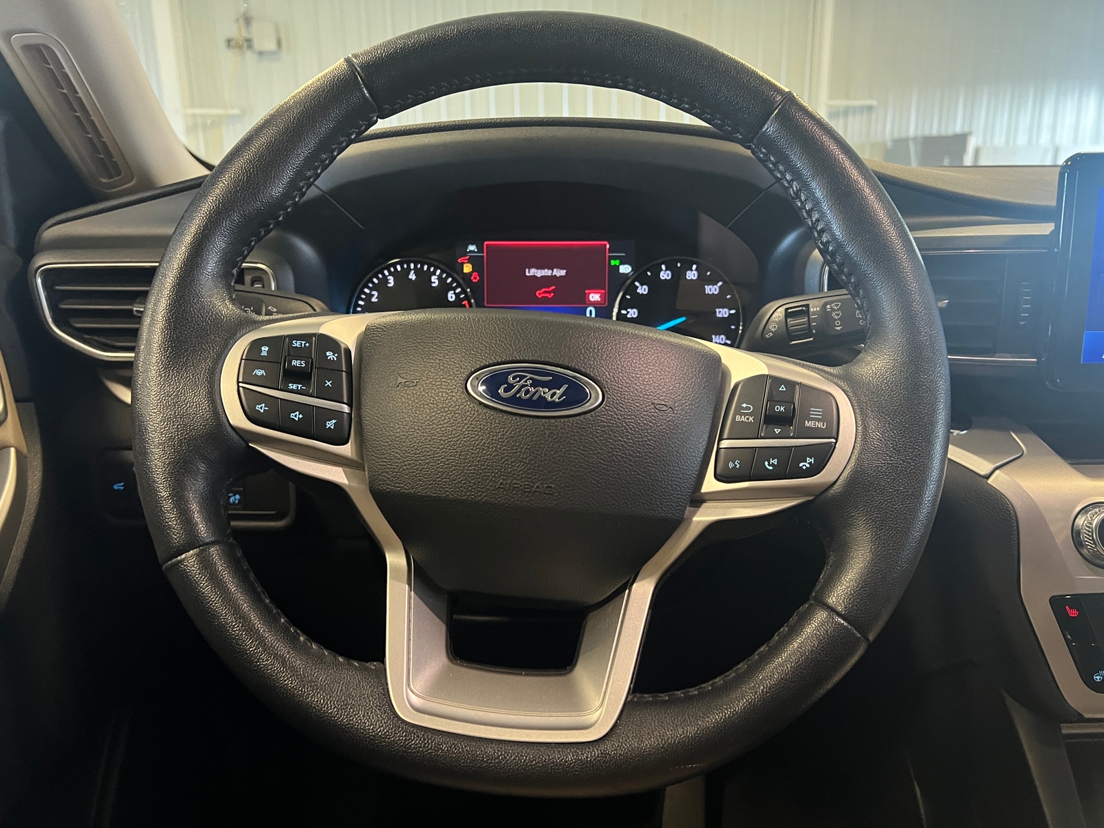 Thumbnail: 2022 Ford Explorer - 5