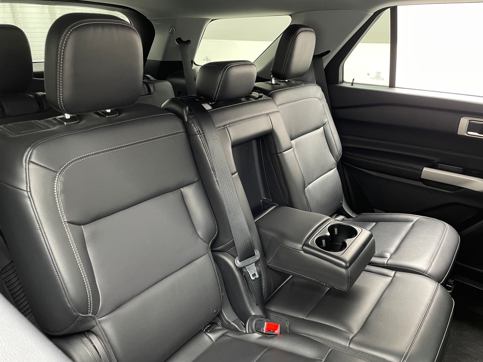 Thumbnail: 2022 Ford Explorer - 6