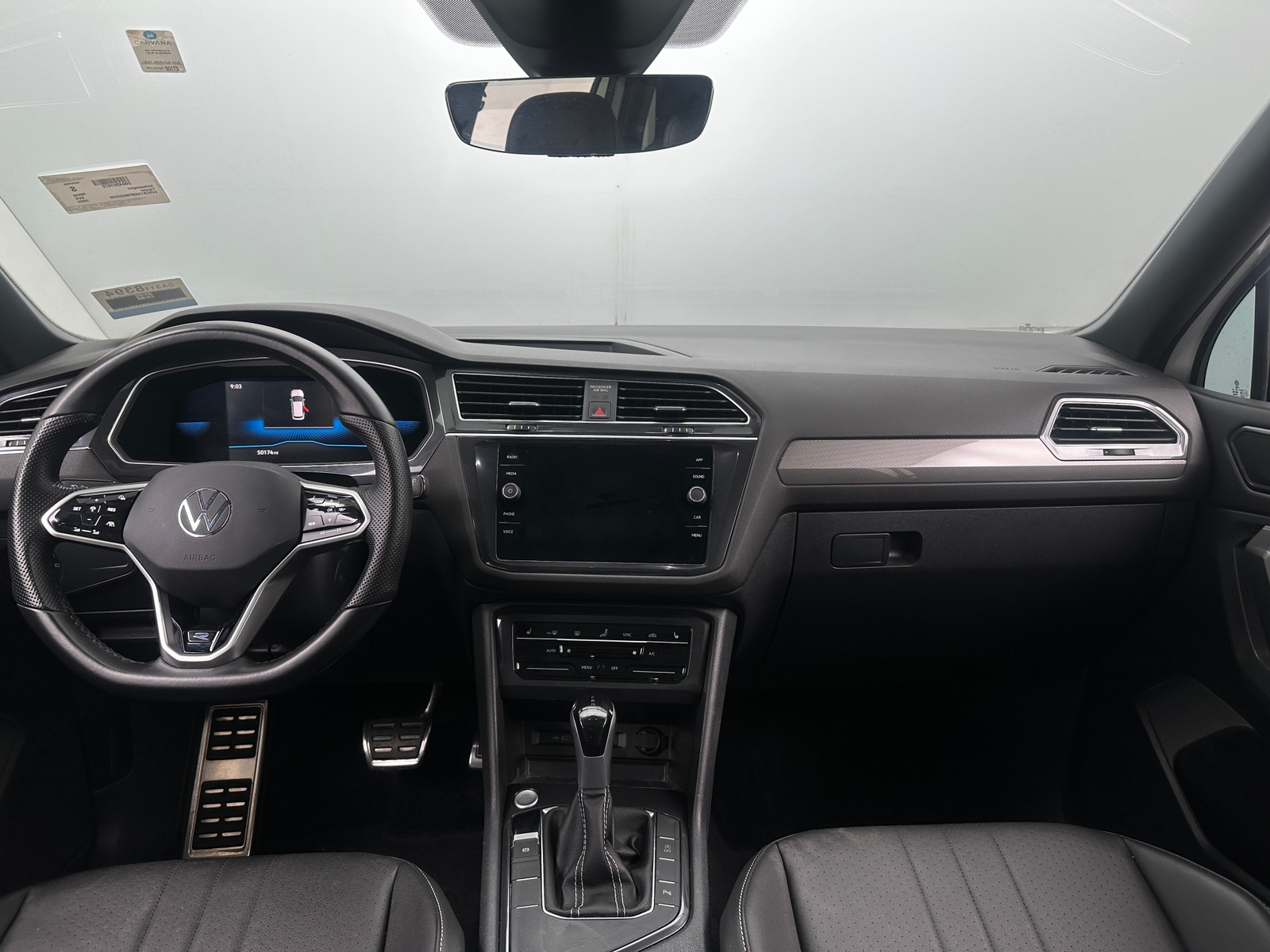 Thumbnail: 2023 Volkswagen Tiguan - 2